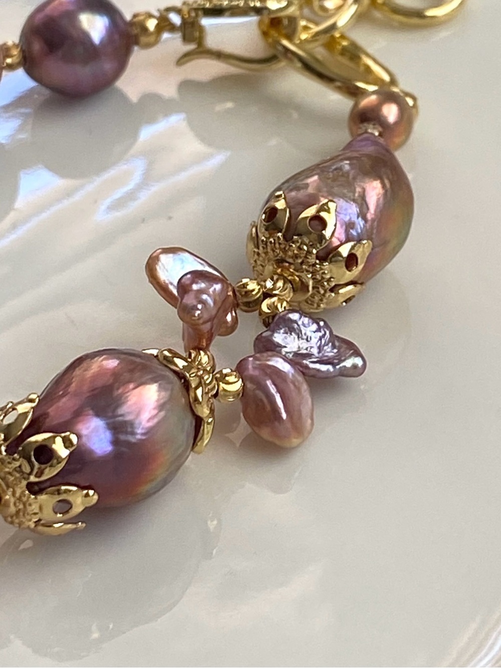 B180-Handmade High Quality Flower Pearl And Metallic Avocado Pearl Bracelet - Picture 8 of 16